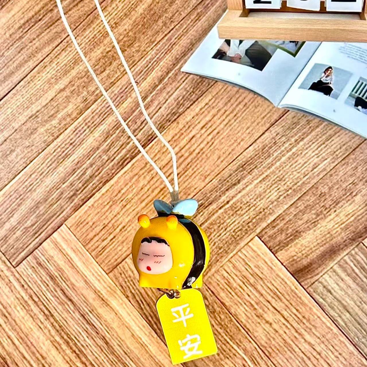 Crayon Shin-chan Bee Cosplay F - огляд і ціна Car Accessories Decoration